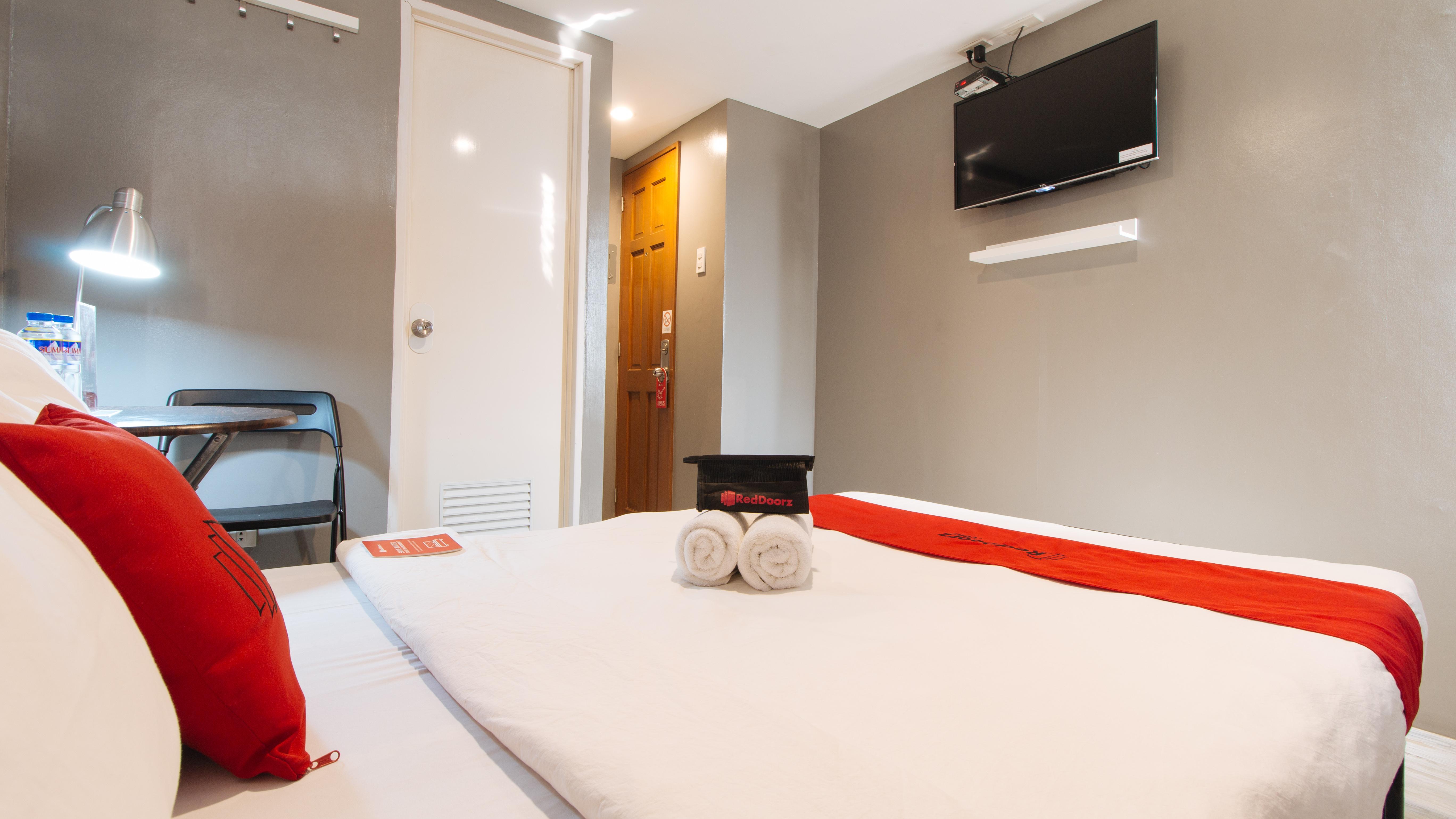 Reddoorz At Hotel Rosemarie Pasay Buitenkant foto